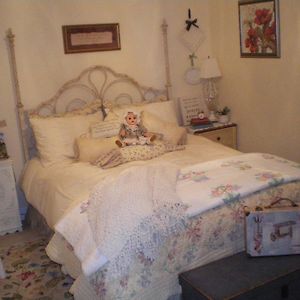 Deluxe Queen Suite